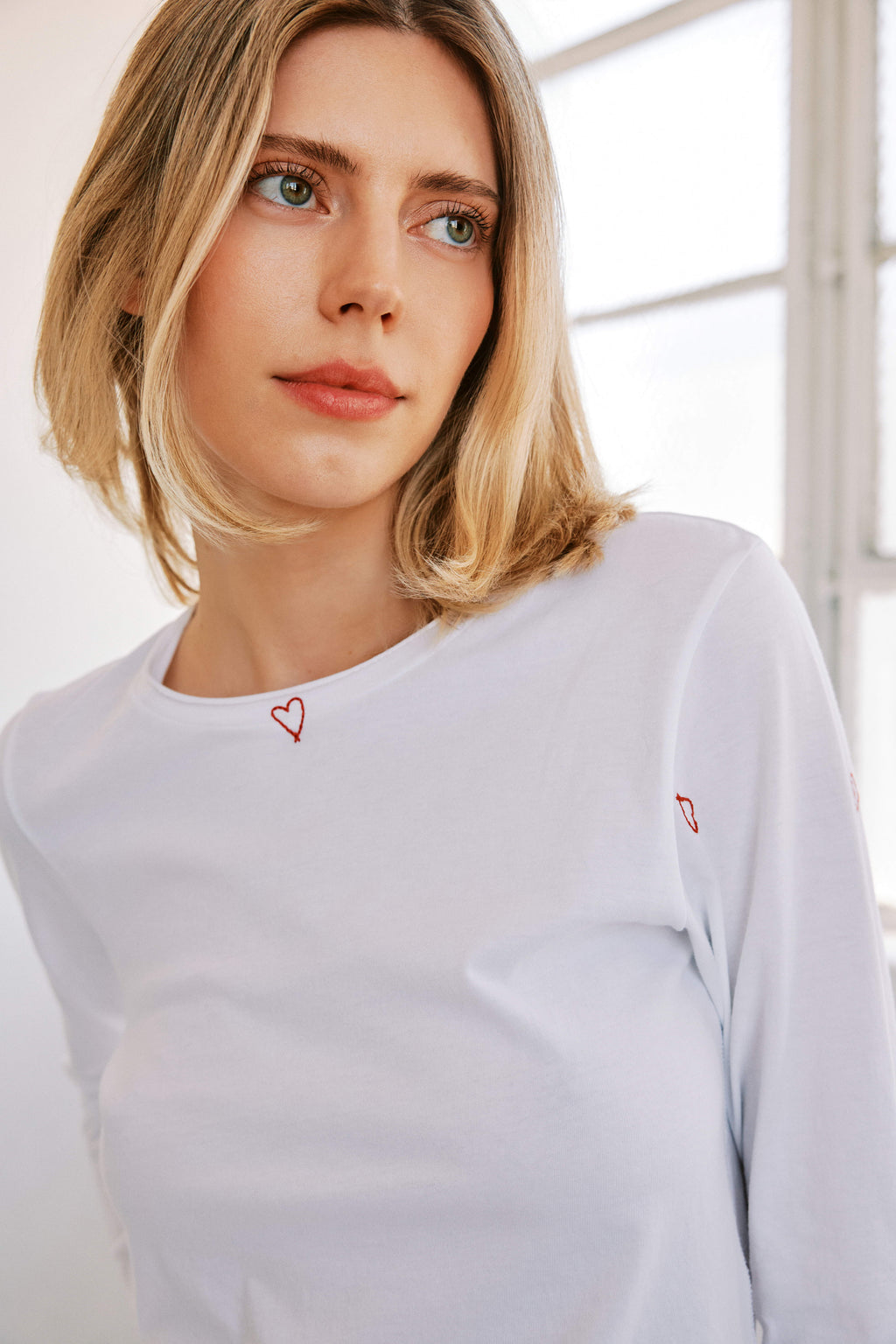 【GRAVER】SLEEVE HEART T-SHIRTS 4COLOR COMME DES GARCONS PLAY LS OVERSIZED HEART PRINTED SLEEVE