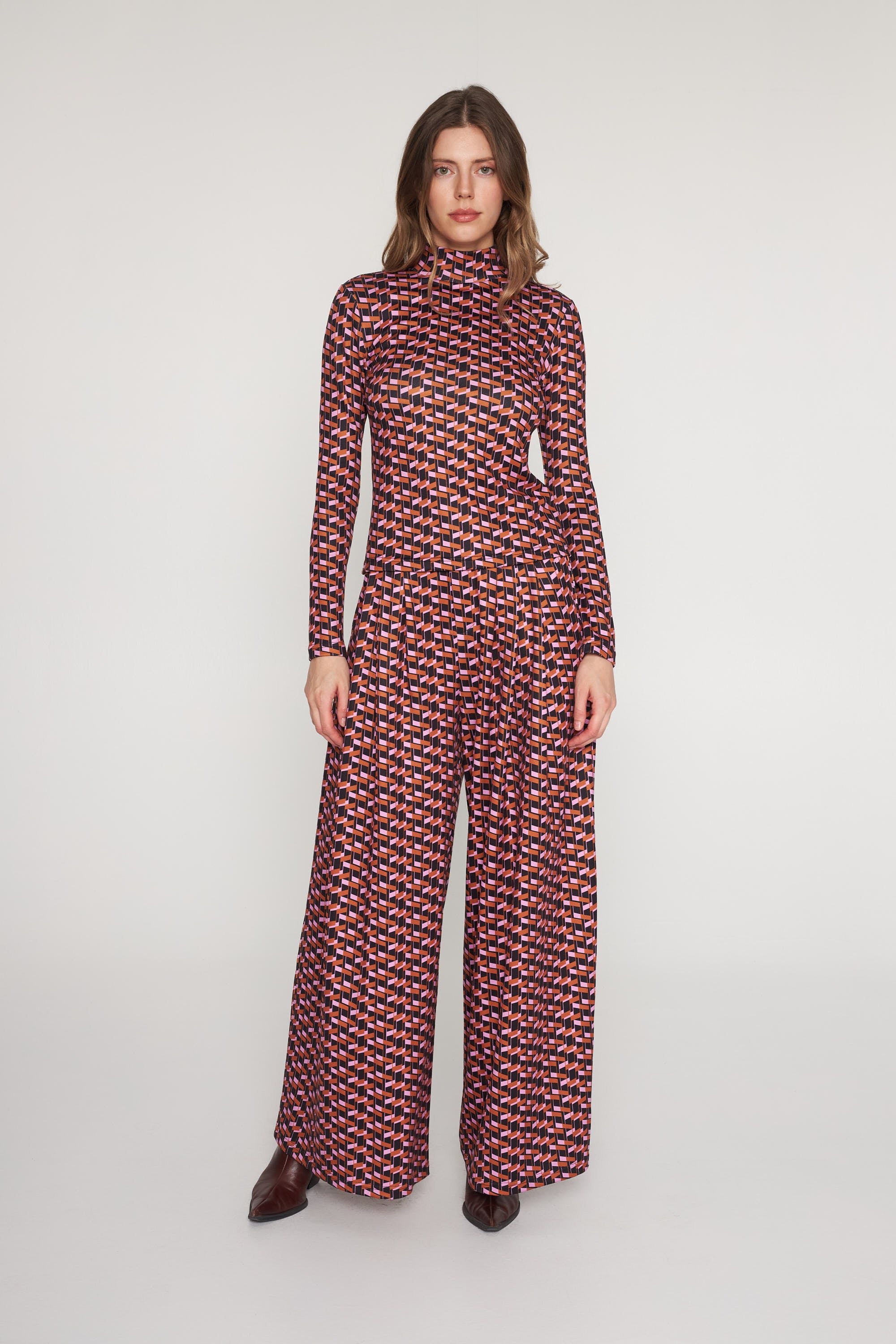 Diana Pant - Retro Geo